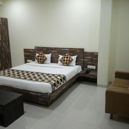 Hôtel Casa Green à Shirdi Extérieur photo