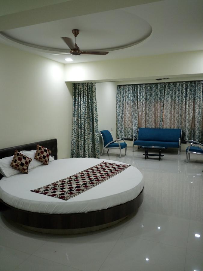 Hôtel Casa Green à Shirdi Extérieur photo