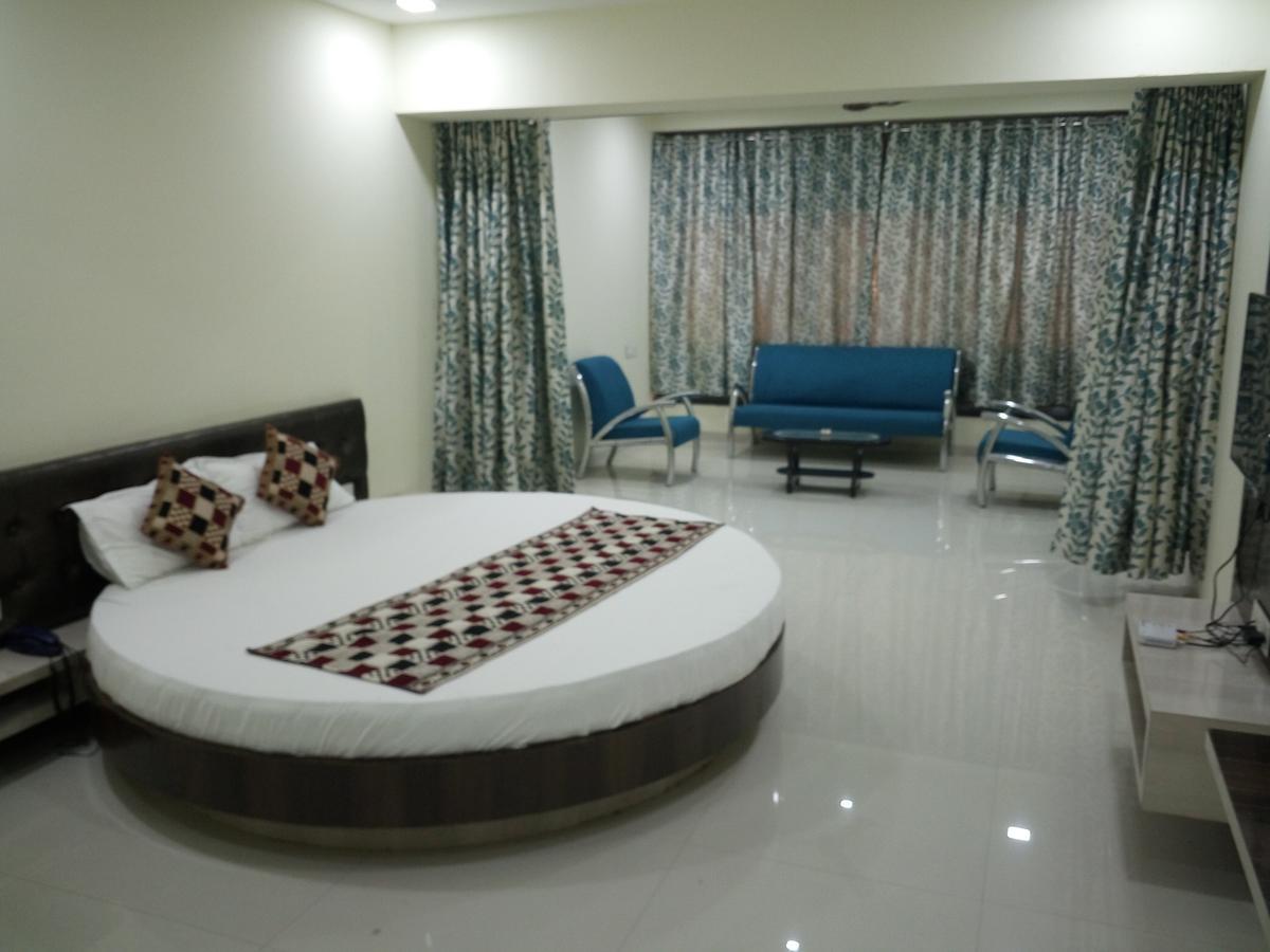 Hôtel Casa Green à Shirdi Extérieur photo