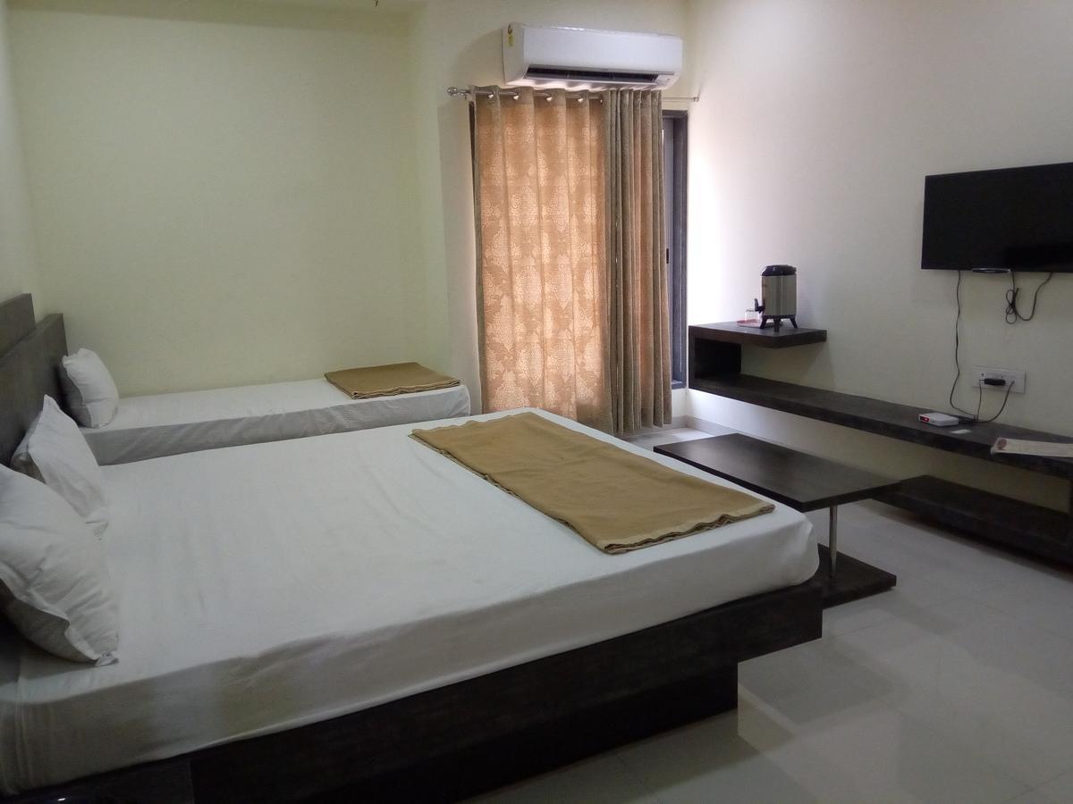 Hôtel Casa Green à Shirdi Extérieur photo