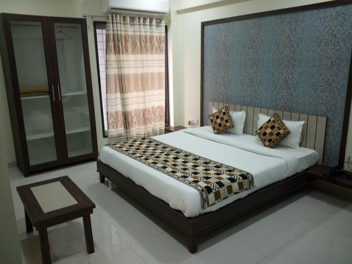 Hôtel Casa Green à Shirdi Extérieur photo